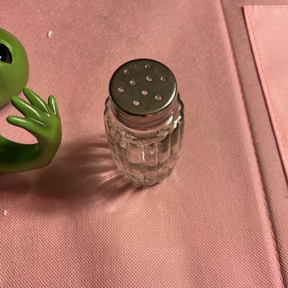 Out of this world unique DWK alien salt and pepper shaker set - Picture 4 of 10